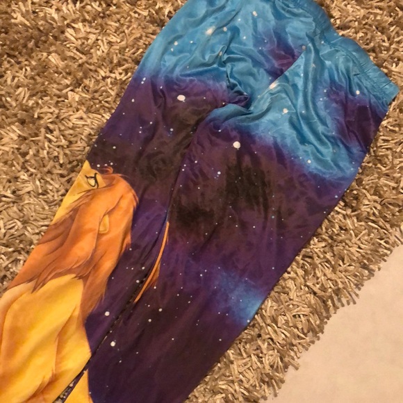 Lion King Gym Leggings ✨✨✨ - Picture 4 of 4